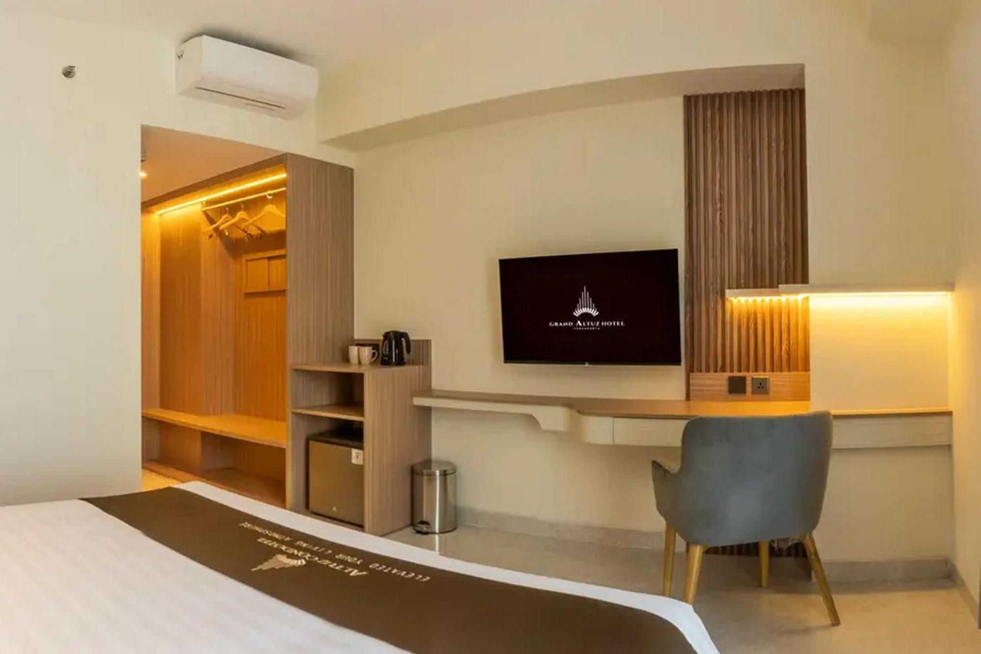 Redliving Apartemen Premium Exclusive Seturan Yogyakarta Exterior photo